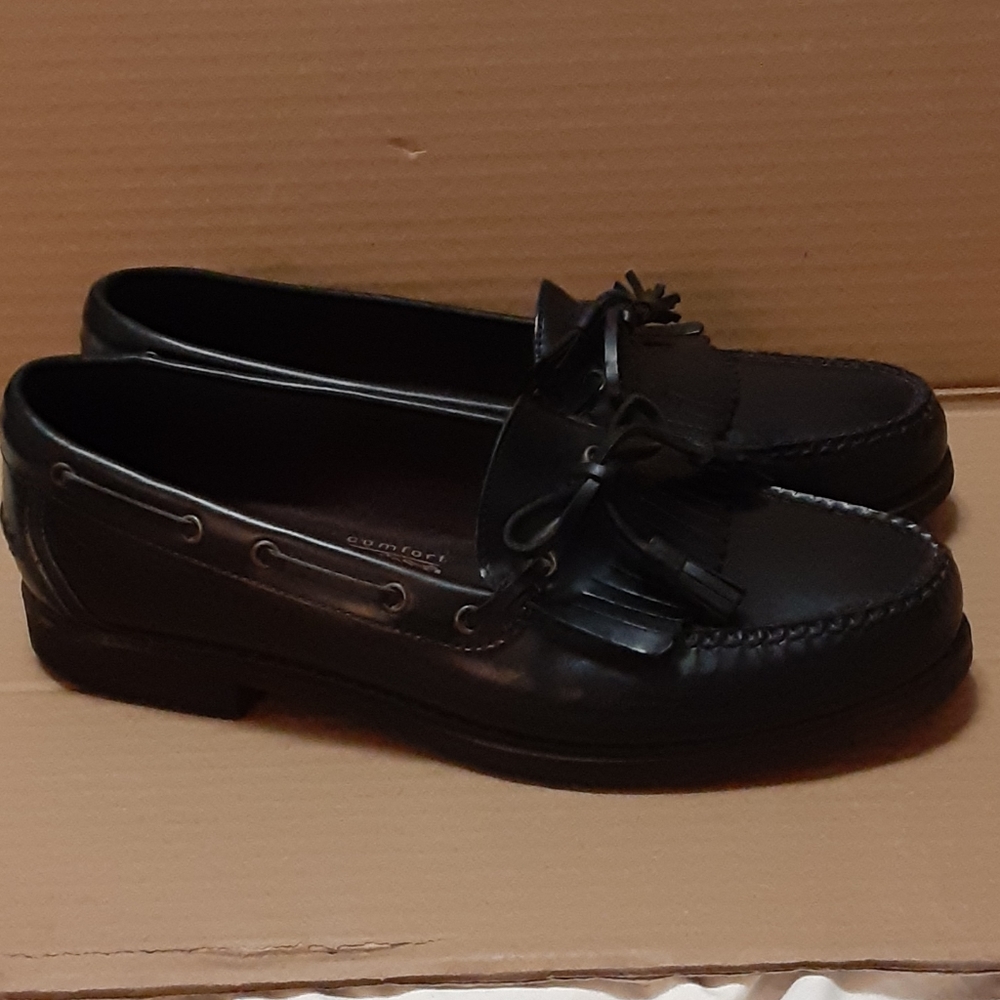 Men's size 13 Medium "Rockport"  leather shoes